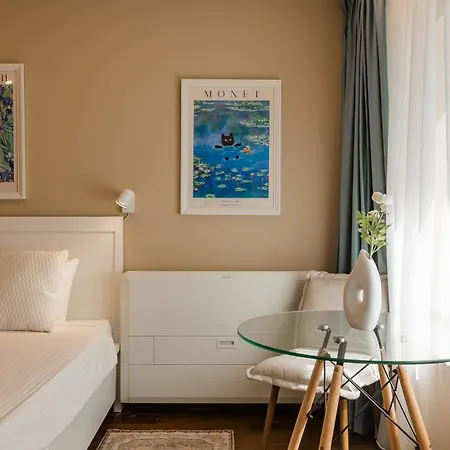 #tiny With Terrace Apartment *