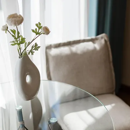 #tiny With Terrace Apartment
