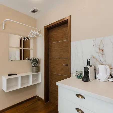 #tiny With Terrace *