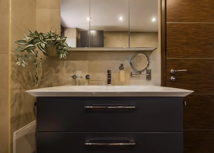 #tiny With Terrace Apartment