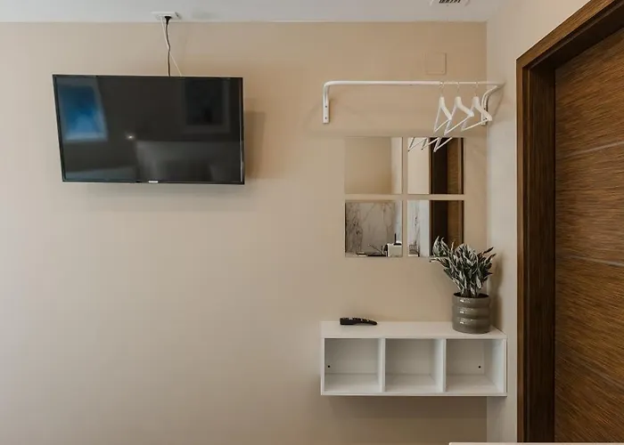 #tiny With Terrace Apartment